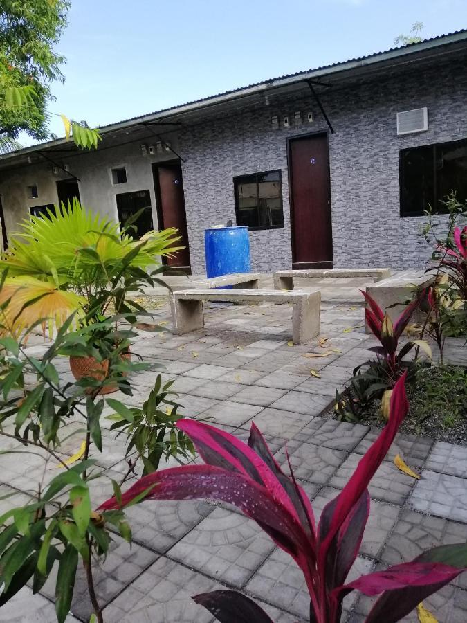 Katrina'S Dorm Hostel Tarlac City Exterior photo