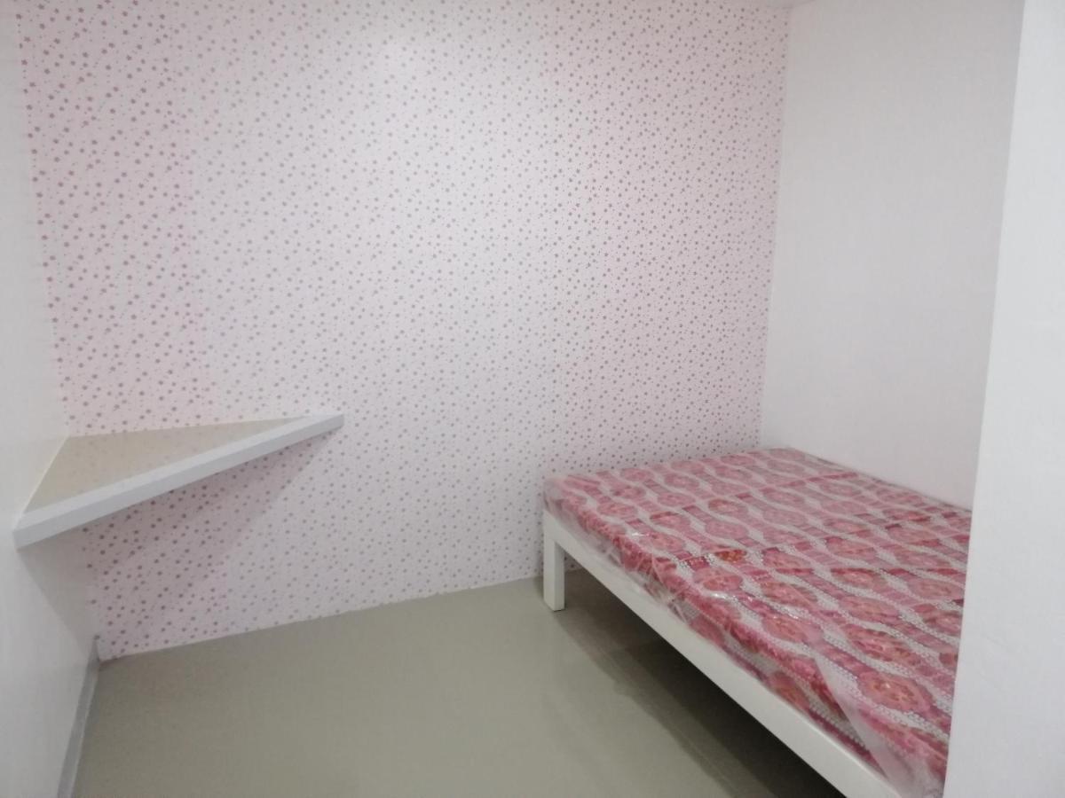 Katrina'S Dorm Hostel Tarlac City Exterior photo